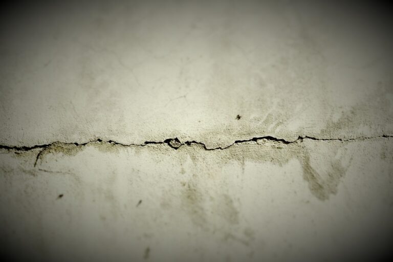 crack-230676_1280